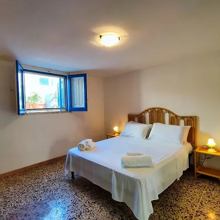 La Casa Delle Cinte بيت للعطل ليدو ماريني